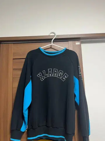 XLARGE 맨투맨