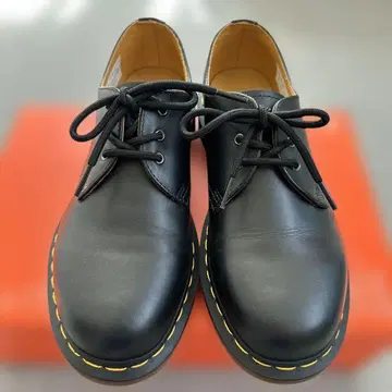 닥터 마틴 블랙 레이스업 슈즈 1461