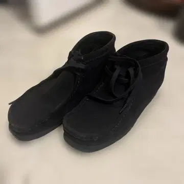 CLARKS ORIGINALS 블랙 처카 부츠