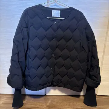 FAVORI 블랙 퀼팅 자켓
