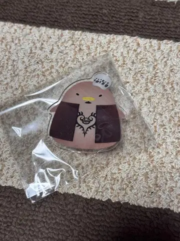 핀 배지 춘코레 트라팔가 로우