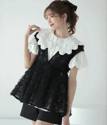 메라키 V넥 튤 프릴 베스트 블랙