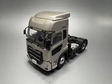 교쇼 1/43 UD TRUCKS QUON 세미 트랙터 헤드