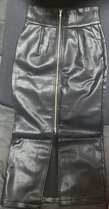 EVRIS 블랙 타이트 스커트