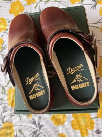 Danner GO OUT 브라운 클로그 샌들