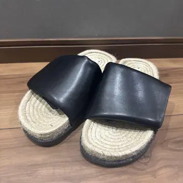 ZARA 블랙 슬라이드 샌들
