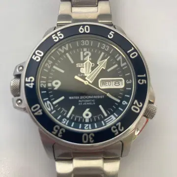 SEIKO 5 스포츠 블루 아틀라스 자동 와인딩