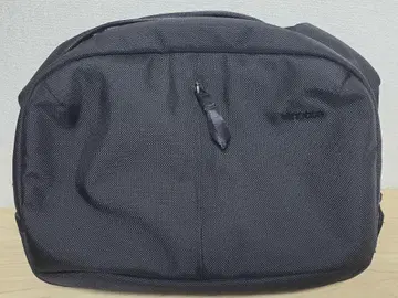 Incase Tracks Sling / 7L -Black-