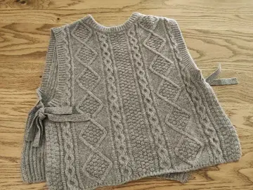 BEAMSBOY 빔즈 보이 아란 사이드 니트 베스트 그레이