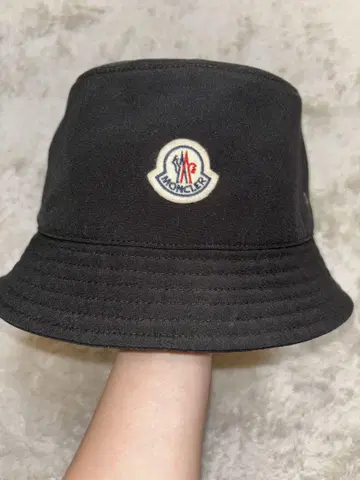 MONCLER 블랙 버킷 햇