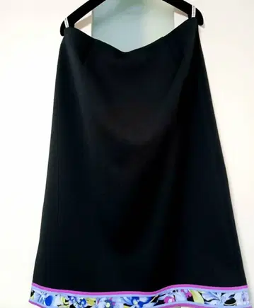 미사용 레오나르 지두께 스커트 블랙 44
