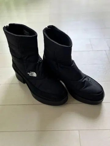 THE NORTH FACE 블랙 숏부츠
