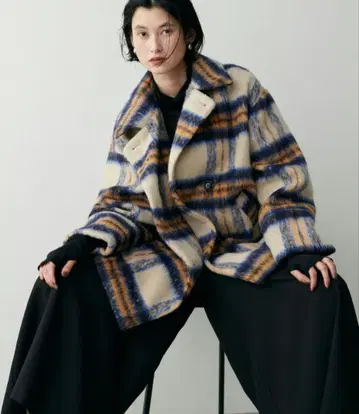 LARUTA(랄루타) 샤기 미들 코트