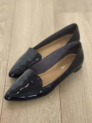 Odette e Odile 네이비 에나멜 펌프스 23.5cm