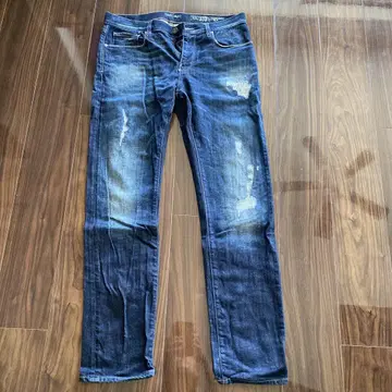 Armani Exchange 데미지 가공 데님