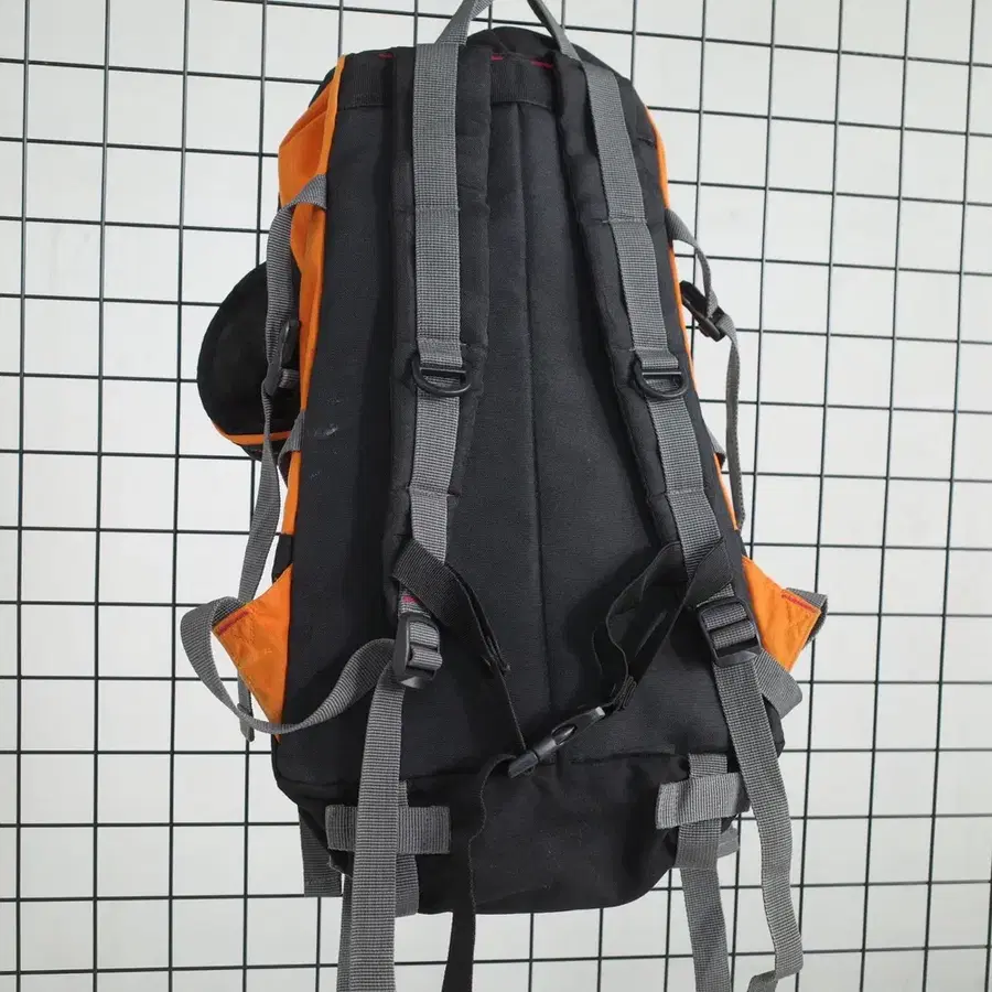 90's bitch skateboards backpack | Buy from Bunjang via Kfriday Proxy