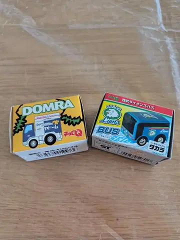 DOMRA와 세이부 라이온즈 버스 초로Q 2대 세트