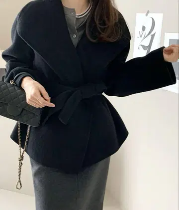 AMAJI 세일러 카라 미들 코트