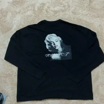 A.D.D.I.C.T 마릴린 먼로 롱 티셔츠 XL 사이즈
