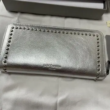 새상품급 J&M Davidson 스터드 장지갑 실버