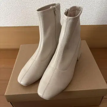 베이지 지퍼 부츠 약 5cm 힐
