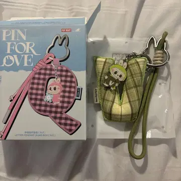 POPMART LABUBU PIN FOR LOVE V