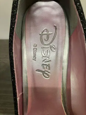 블랙 스틸레토 하이힐