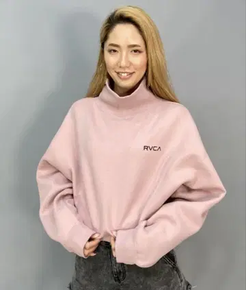 RVCA 하이넥 맨투맨 핑크