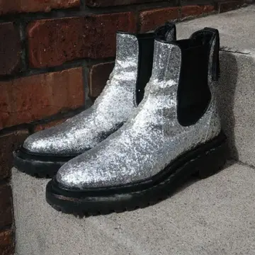 Danner 메탈릭 실버 사이드 고어 부츠