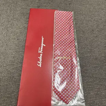 Salvatore Ferragamo 빨간색 넥타이 미사용