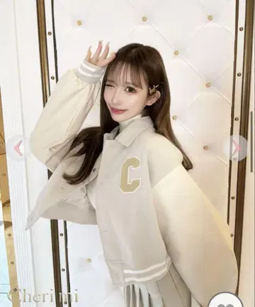셰리미 로고 와펜 바시티 자켓