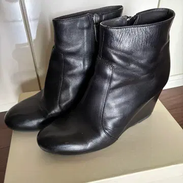 숏부츠 블랙 39 24.5 가죽 웨지솔 부티