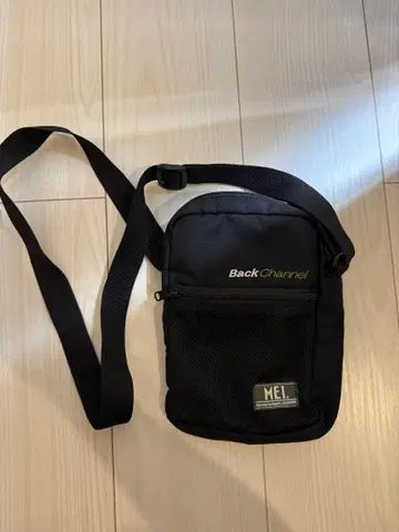 BackChannel 블랙 숄더백