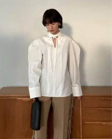 CLANE CONSTRUCTION SLEEVE TOPS 화이트