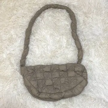 CARLYN 퀼팅 숄더백 그레이 베이지 한국