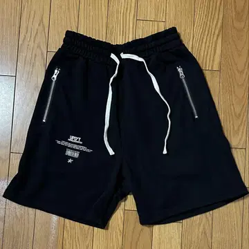 타케루 UPD'T 블랙 숏팬츠 지퍼 포켓 부착