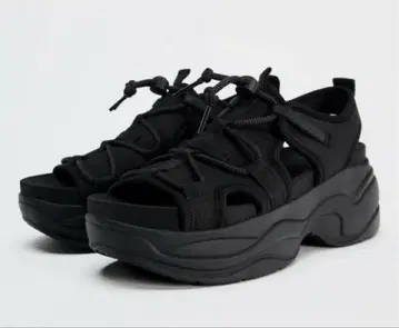 ZARA 블랙 스포츠 샌들 통굽