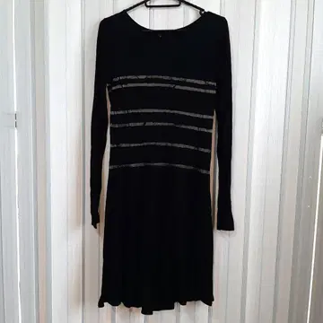 새상품급 theory 띠어리 무릎 기장 긴팔 원피스 MO31