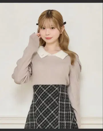 샤기 카라 부착 파워숄더 니트