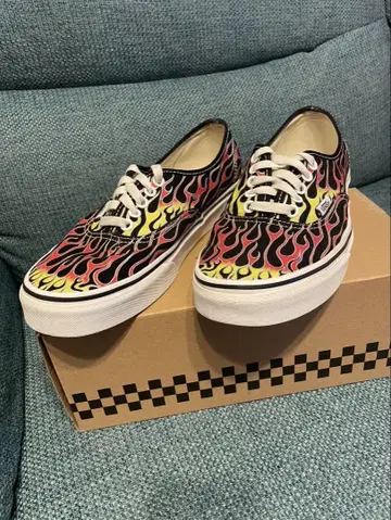 Vans 오센틱 파이어 패턴