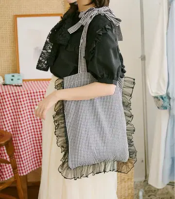 쿠틸과 레트로 튤 프릴 리본 체크 토트백 블랙