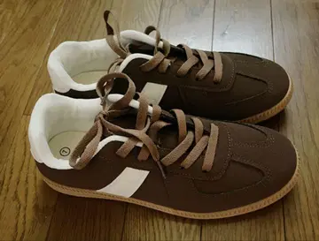 브라운 캔버스 스니커즈 사이즈 23.5cm