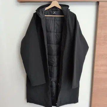 뉴발란스 더 시티 충전솜 블랙 코트