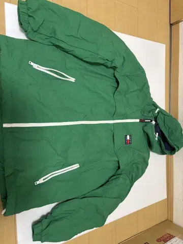 그린 후드 부착 다운 자켓