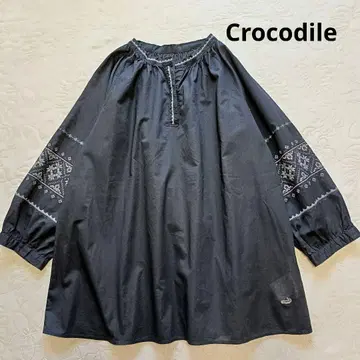 [ 미사용 새상품 ] Crocodile 자수 볼륨 소매 블라우스 L