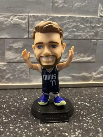 NBA BALLERS 루카 돈치치 레어