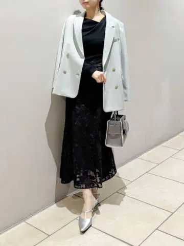 fray i.d 자수 시어 플레어 스커트