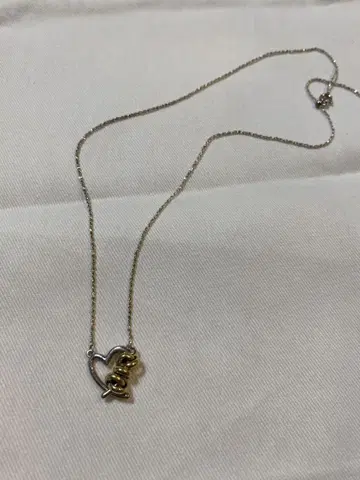 LAPUIS 하트형 로즈 모티브 목걸이