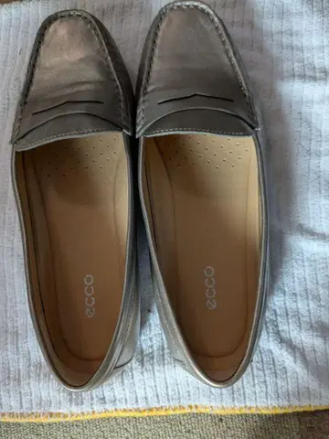 ECCO 브론즈 로퍼