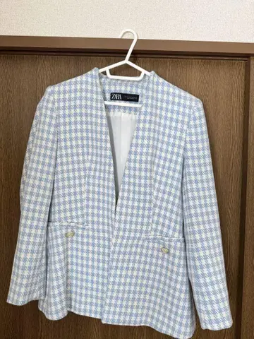 ZARA 스카이블루와 화이트 체크 무늬 자켓